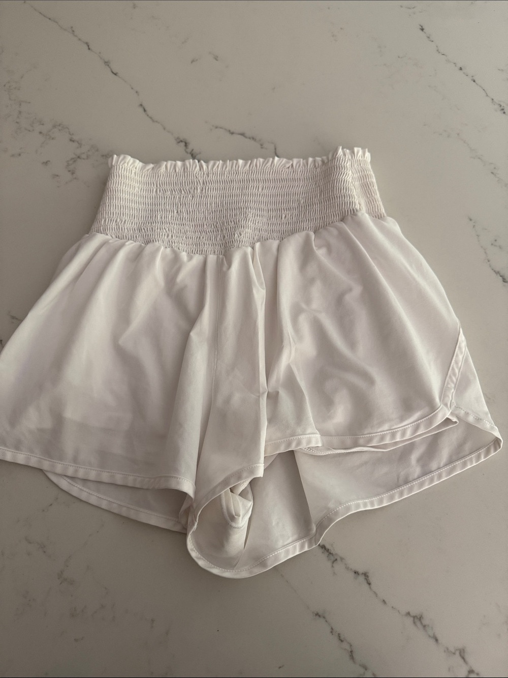 Aerie Women’s White Smocked Waist Athletic Shorts size medium